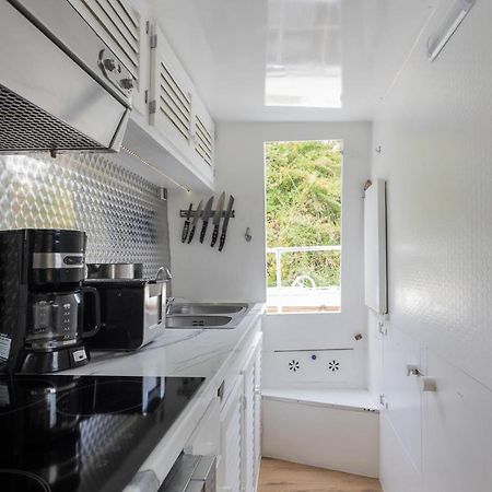 Eucala Motor Yacht Hotel East Molesey Ngoại thất bức ảnh