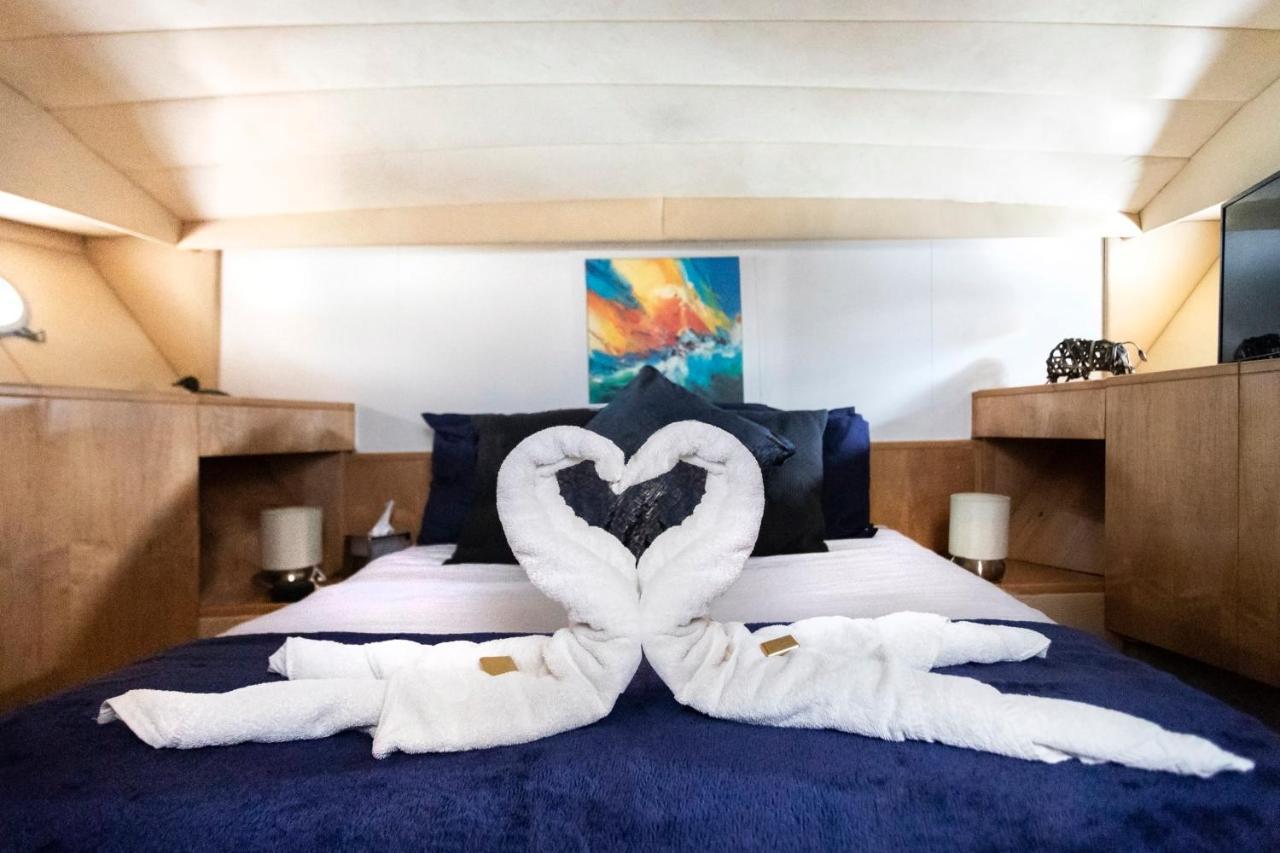 Eucala Motor Yacht Hotel East Molesey Ngoại thất bức ảnh