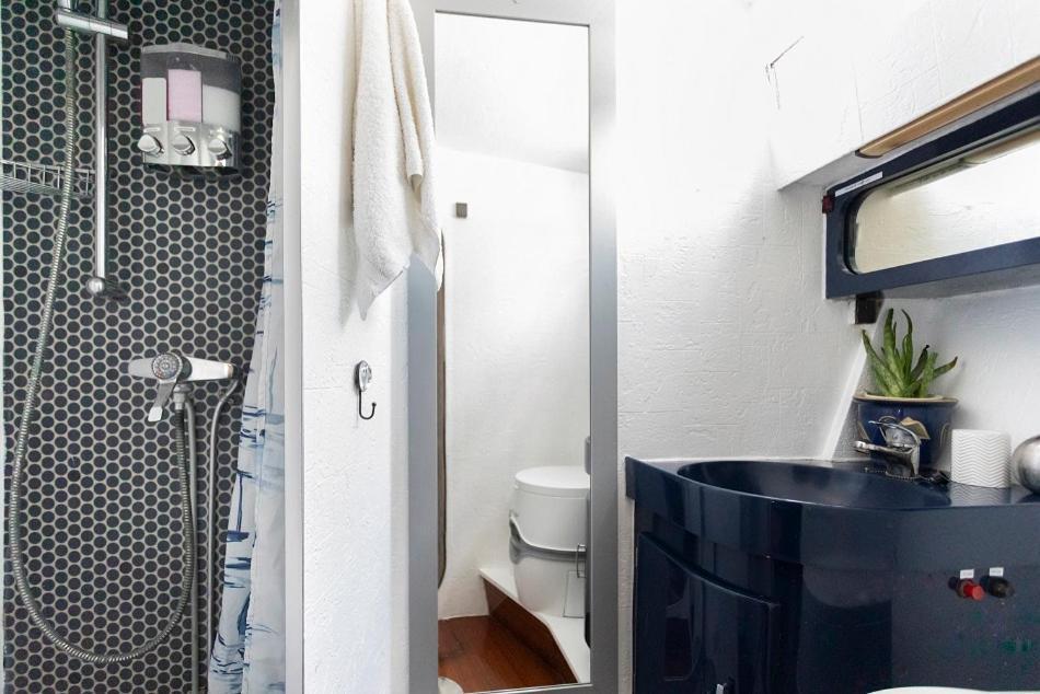 Eucala Motor Yacht Hotel East Molesey Ngoại thất bức ảnh
