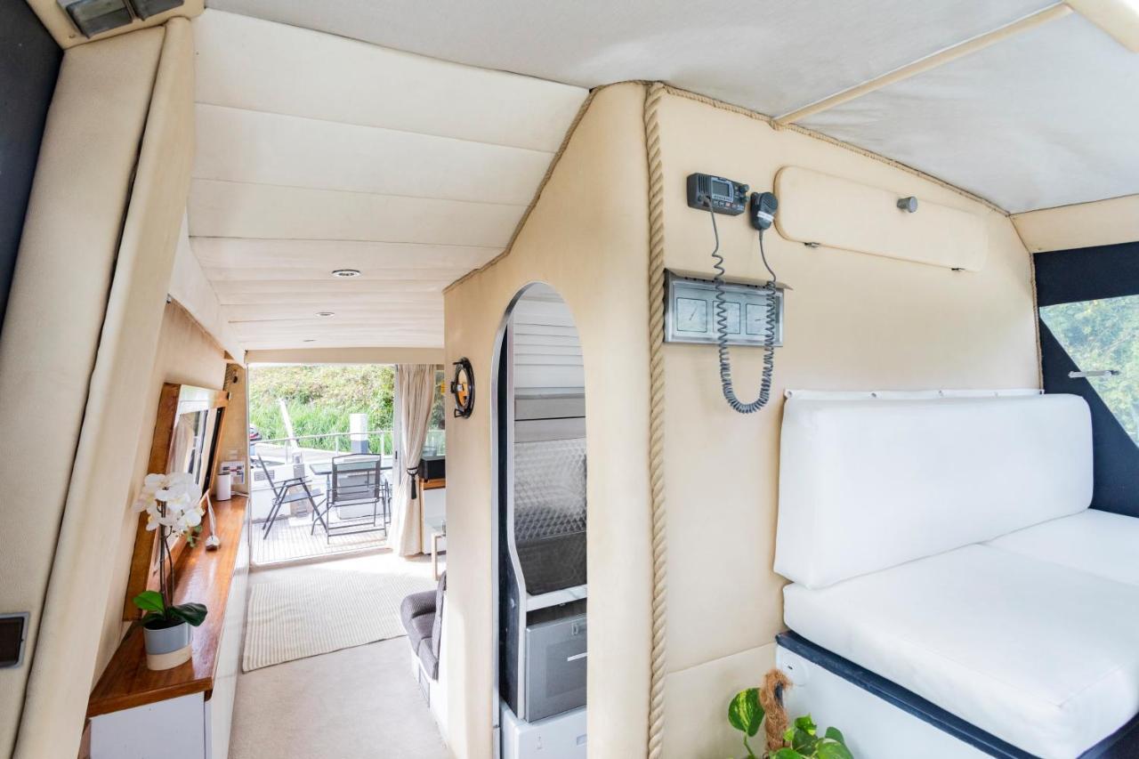 Eucala Motor Yacht Hotel East Molesey Ngoại thất bức ảnh