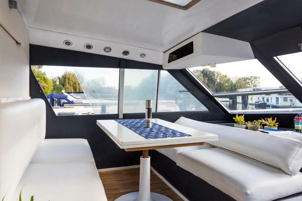 Eucala Motor Yacht Hotel East Molesey Ngoại thất bức ảnh